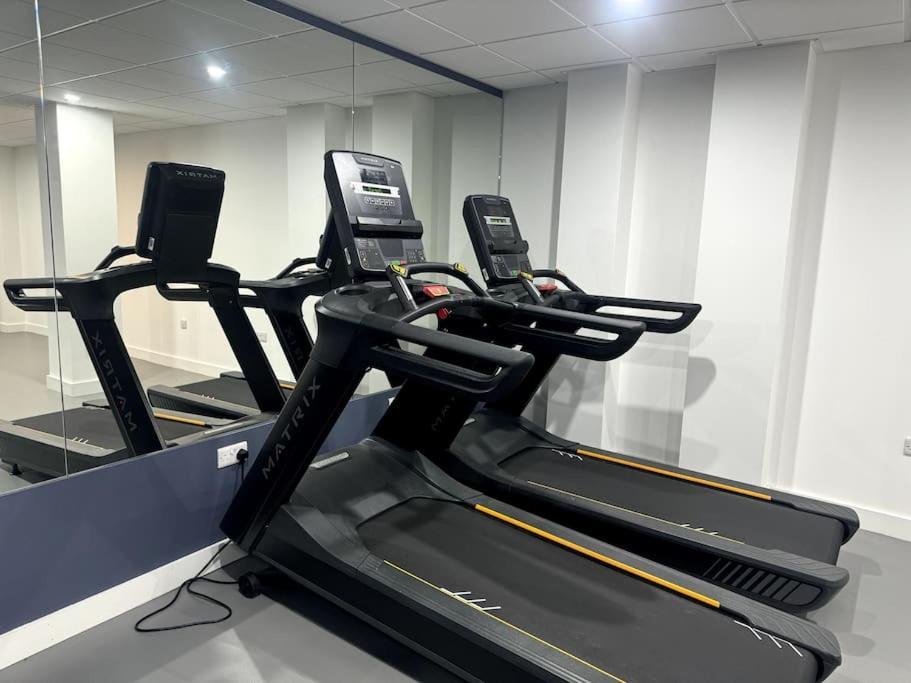 Luxury Oaks Suite, Free Private Parking, 2 Bed 2 Bathroom Apartment, Central Solihull Birmingham Zewnętrze zdjęcie