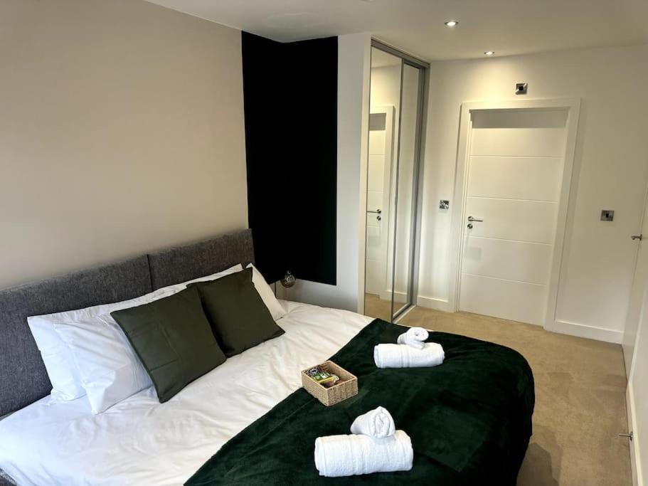 Luxury Oaks Suite, Free Private Parking, 2 Bed 2 Bathroom Apartment, Central Solihull Birmingham Zewnętrze zdjęcie