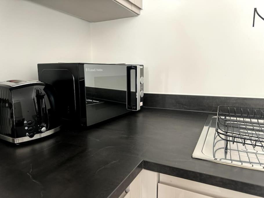 Luxury Oaks Suite, Free Private Parking, 2 Bed 2 Bathroom Apartment, Central Solihull Birmingham Zewnętrze zdjęcie