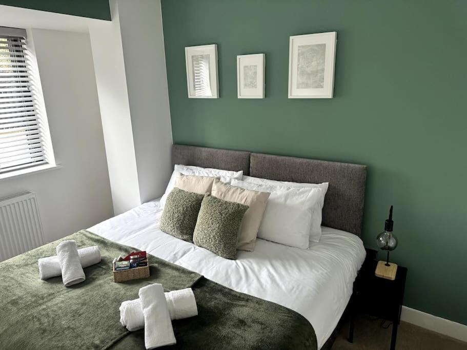 Luxury Oaks Suite, Free Private Parking, 2 Bed 2 Bathroom Apartment, Central Solihull Birmingham Zewnętrze zdjęcie